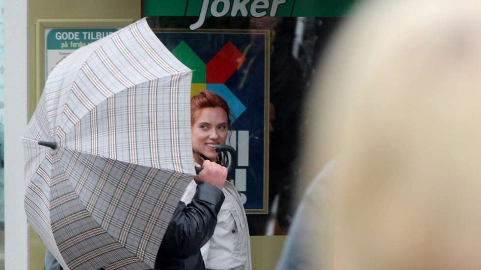 D7vGSnbWwAAUMCF Black Widow Filminin Setinden Yeni Fotoğraflar Gelmeye Devam Ediyor!
