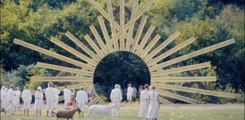 Ritüel (Midsommar) İncelemesi 2 sun Ritüel (Midsommar) İncelemesi