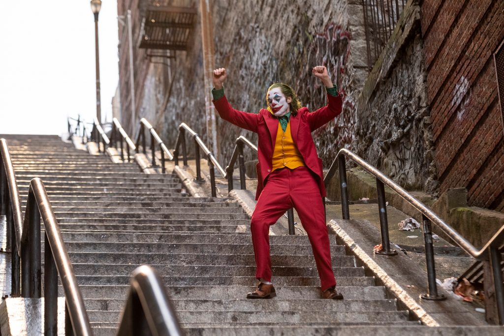 JOKER İncelemesi 4 Joker dans ediyor