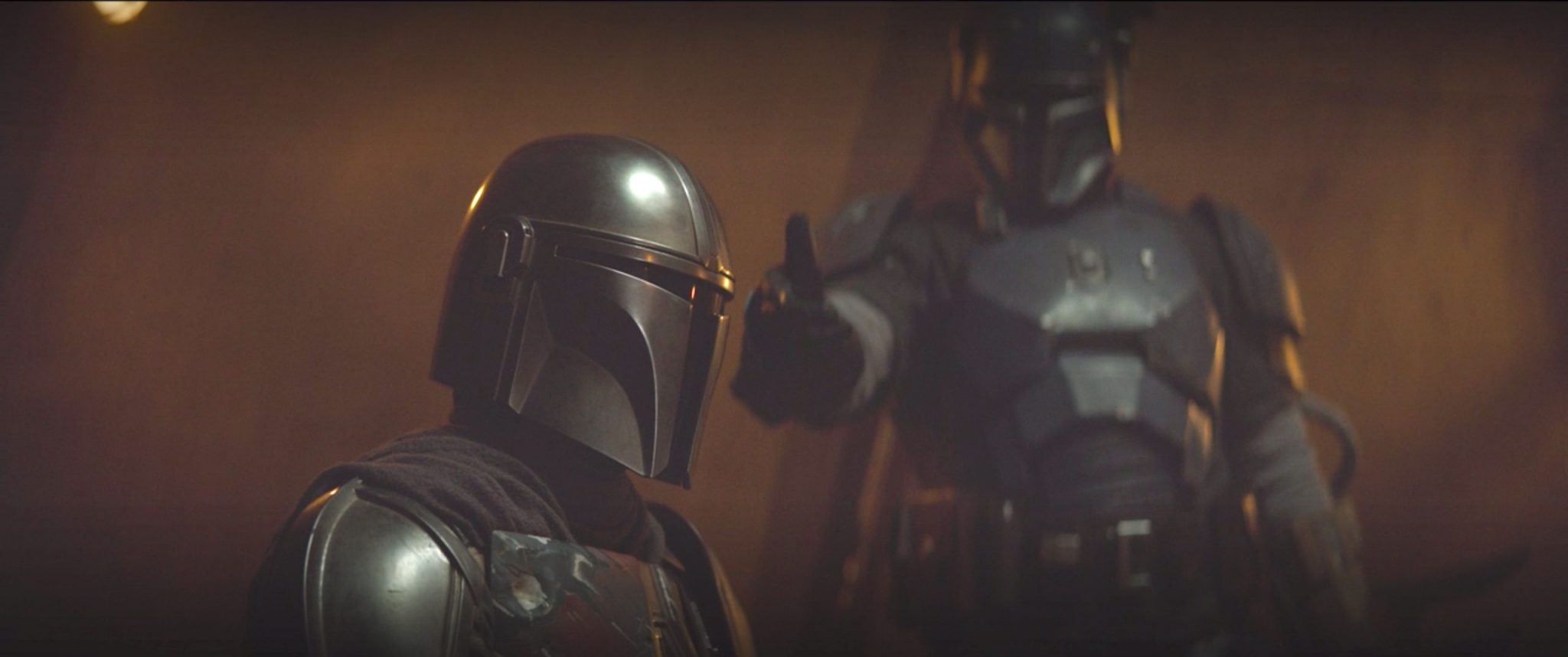 mando and the heavy mandalorian have a tense conversation in episode 3 Bo-Katan ve Mandalorian Klanları (CANON)