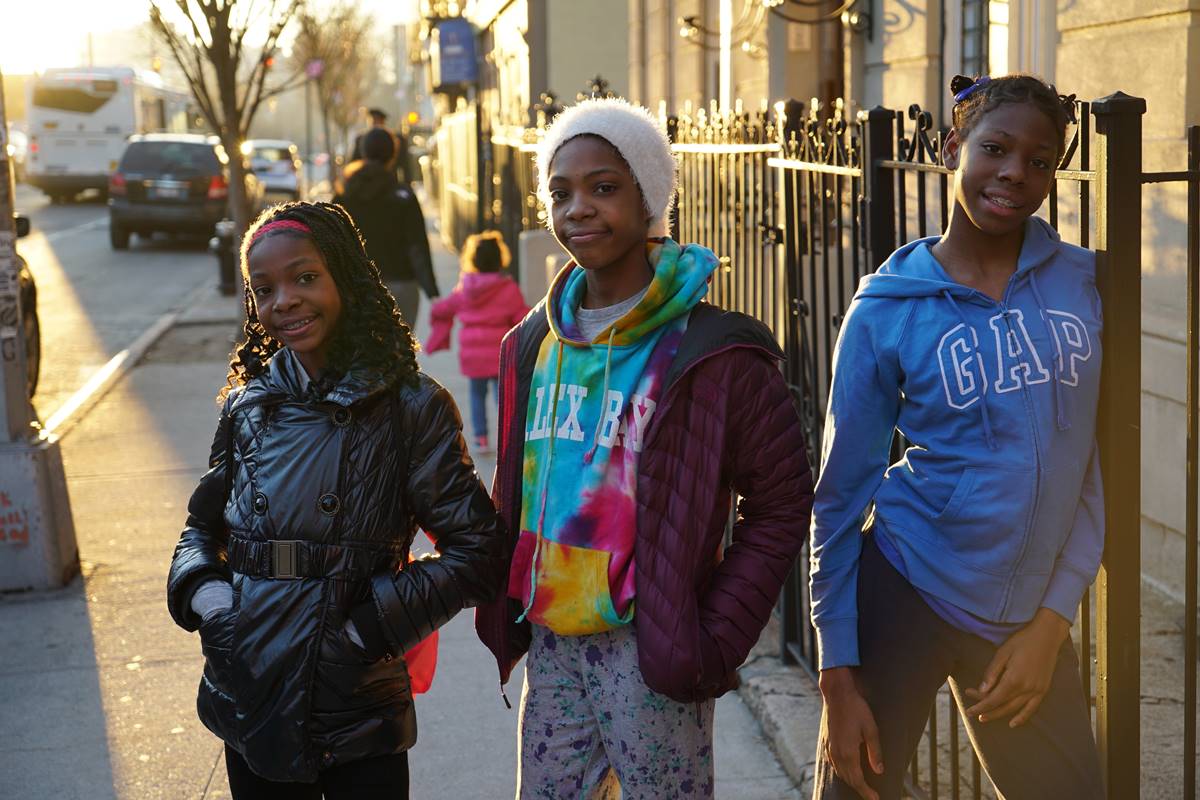 Netflix Türkiye Haziran Ayı Yayın Takvimi 17 Sisters on Track Umuda Kosan Kizlar Derek Howard Netflix Türkiye Haziran Ayı Yayın Takvimi