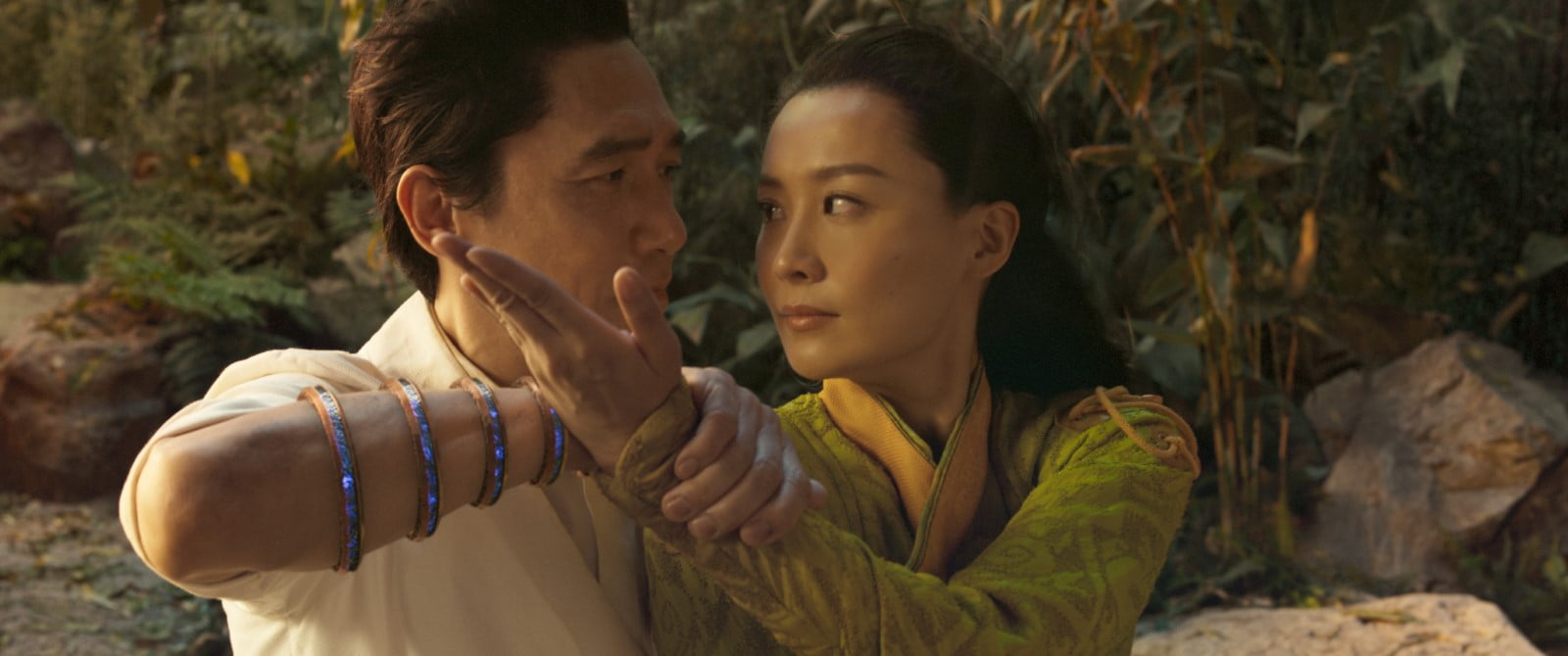 Shang-Chi ve On Halka Efsanesi: Tanıdık Bir Evrende Yeni Başlangıçlar 1 Shang-Chi ve On Halka Efsanesi Film İncelemesi, Marvel Sinematik Evreni, Destin Daniel Cretton, Simu Liu, Awkwafina, Meng'er Zhang, Fala Chen, Florian Munteanu, Benedict Wong, Michelle Yeoh, Ben Kingsley, Tony Leung